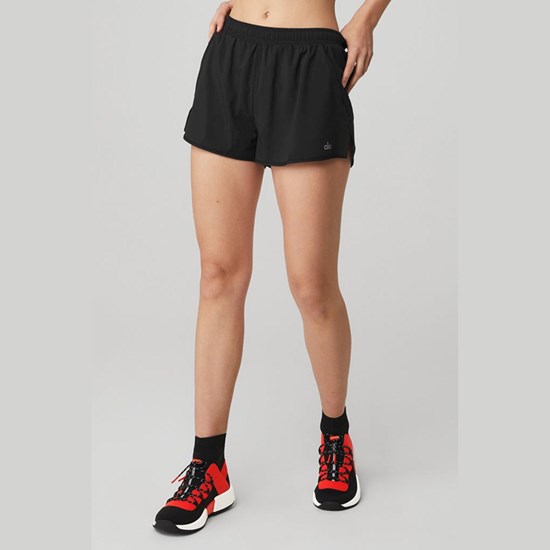 Bermudas Alo Yoga Stride Correr Corta Mujer Negros | 1470SPCYD